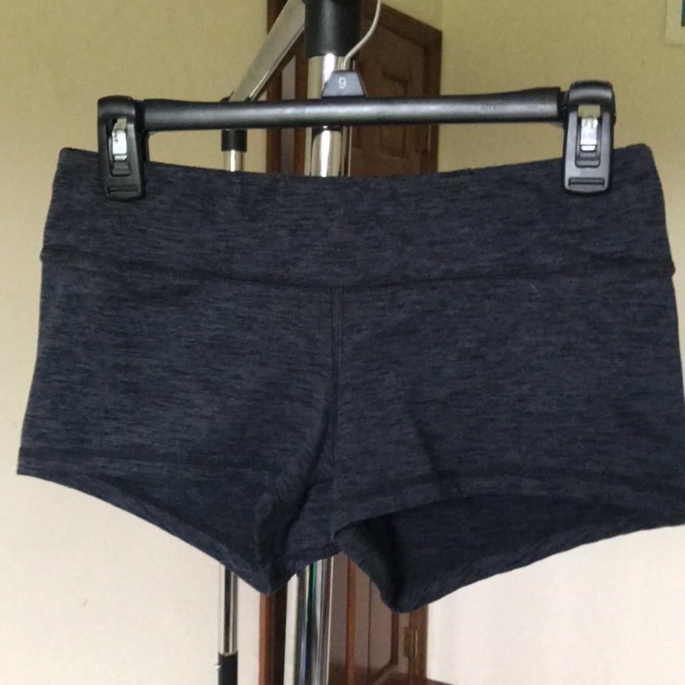 Fleo heather charcoal shorts medium